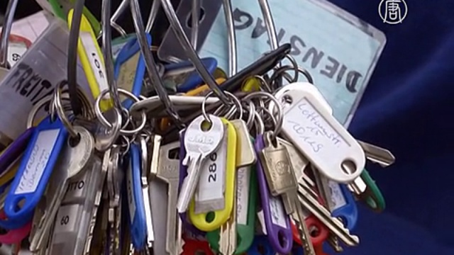 «Умные» дверные замки без ключей набирают популярность смотреть онлайн