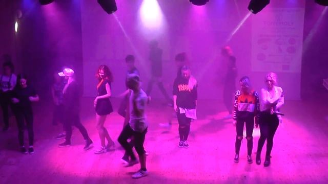 Танцы в перерыве 6 - ARENA Siberian k-pop dance battle 08.07.17 смотреть онлайн