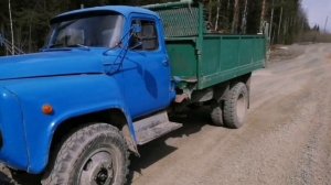 Газ 53 самосвал в работе . Тяжёлая разгрузка.