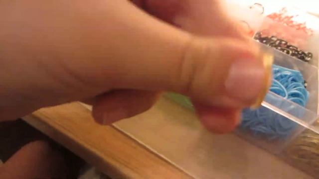 Обзор на набор резинок Rainbow Loom смотреть онлайн