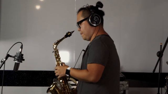 Anne-Marie - 2002 alto sax cover by sax bae смотреть онлайн