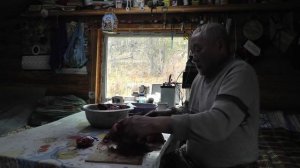 Разделываем гуся и варим суп.