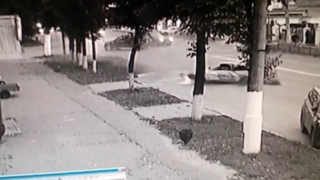 В Твери ВАЗ влетел в Mercedes смотреть онлайн