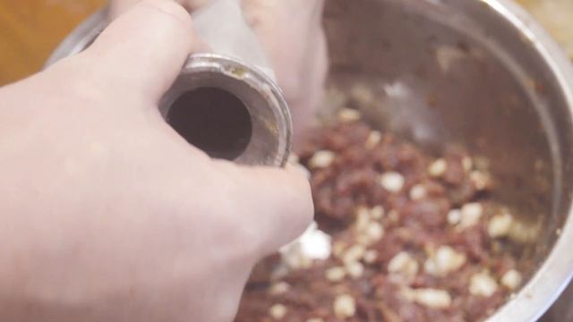 СЫРОВЯЛЕНАЯ КОЛБАСА В ДОМАШНИХ УСЛОВИЯХ. И МЯСО И РЫБА смотреть онлайн