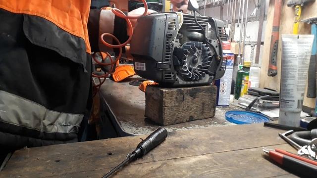 Husqvarna 555RXT подготовка к хранению