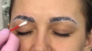 Как правильно выполнить ламинирование бровей?
