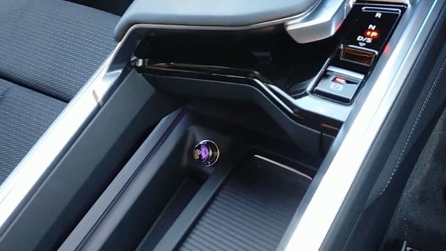 ?認定中古車e-tron sportback 55 quattro Sラインのご紹介です！！ смотреть онлайн