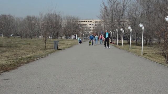 Моноколесо в парке Алматы смотреть онлайн