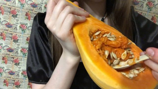 ASMR Pumpkin slicing, tapping, apple peeling, wet juicy sounds ? смотреть онлайн