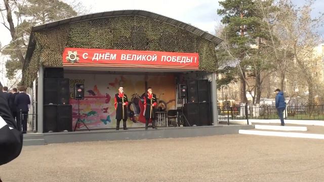 Песня: « Дымом потянуло» смотреть онлайн