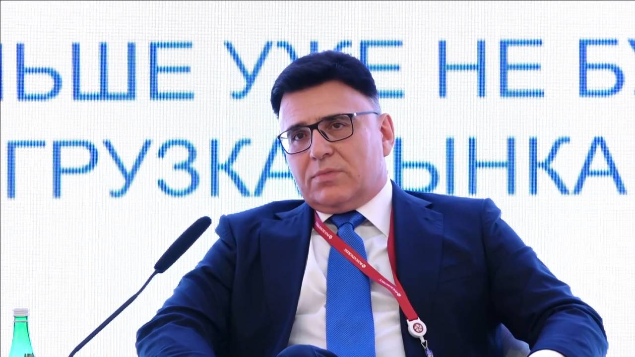 Александр Жаров: «Мы платформа быстрорастущая, мы адаптируемся под потребности аудитории» смотреть онлайн