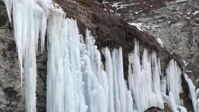 Замёрзший водопад смотреть онлайн