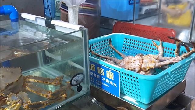 Китайские морепродукты на рынке в Санье
