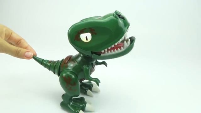 Играем с забавной игрушкой для детей Смешная Курица смотреть онлайн