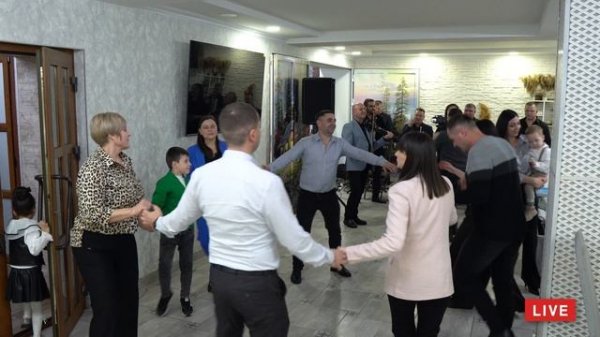 Зажигательная молдавская музыка Formatia Dor de neam clip2