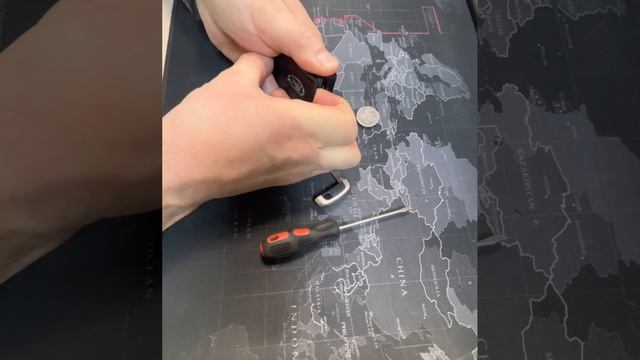 Замена батарейки в брелке Ford Explorer 5