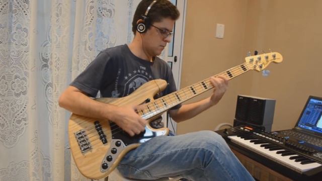 Run For Cover - Fender American Deluxe Jazz Bass x Musicman StingRay5 20th смотреть онлайн