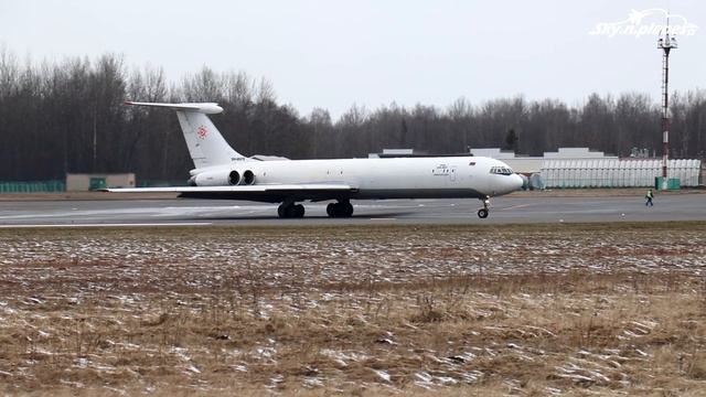 Ил-62МГр EW-450TR Rada Airlines. Аэропорт Витебск UMII (21.03.20) смотреть онлайн