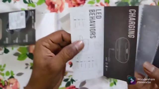 JBL C100 TWS TRUEWIRELESS EAR BUDS UNBOXING смотреть онлайн