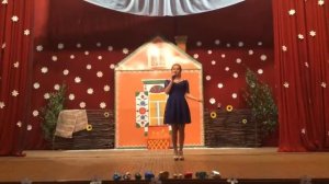 Песня "А ромашковое поле зацвело"