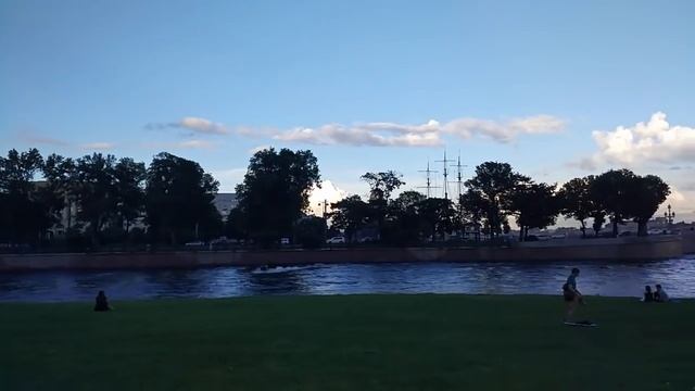 Гидроциклы обливают водой смотреть онлайн