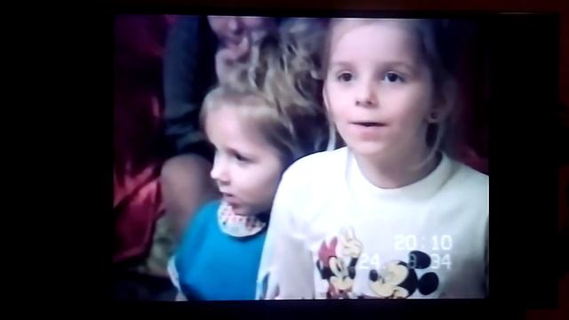 Мария Осадчая (Рябых) и Анастасия Рябых -"Скакал казак через долину". смотреть онлайн