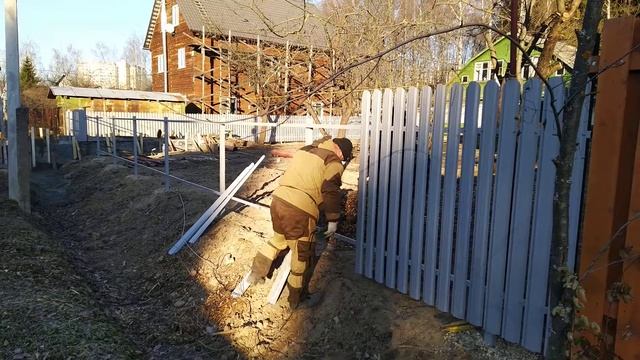 Монтаж металлического штакетника смотреть онлайн