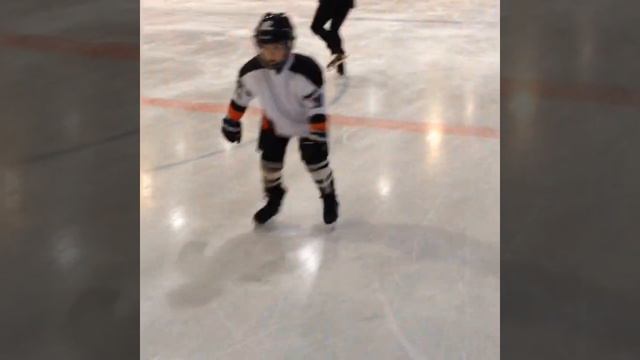 В хоккей играют настоящие мужчины 🏒✊💪, трус не играет в хоккей 🏒🏒🏒😉 смотреть онлайн