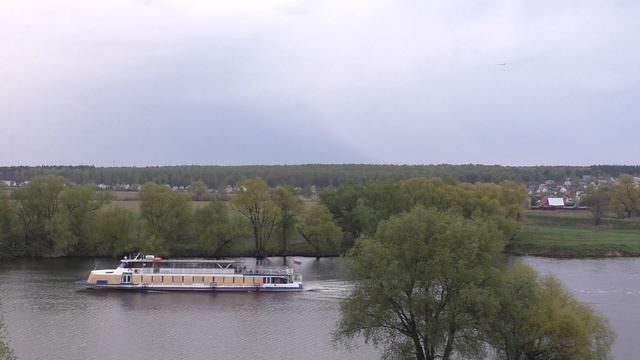 Прогулочные теплоходы Водник и Москва-46 в Бронницах смотреть онлайн