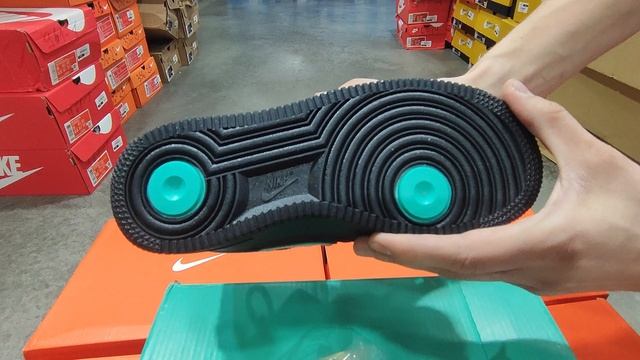 Tiffany & Co. и Nike