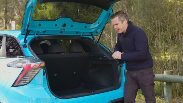 Oh MG! Electric MG4 brings a strong challenge to Oz | Wheels Australia смотреть онлайн