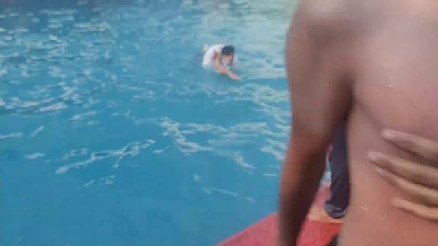 Sialkot Java swimming pool nahane ka Maza aa Gaya!! Adil vlog95 смотреть онлайн