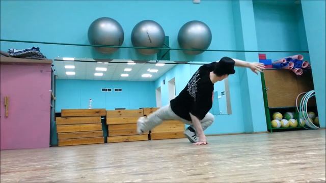 Уроки брейка || Футворк - Свинг (Monkey Swing)