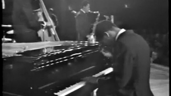 Miles Davis - Herbie Hancock - Wayne Shorter - Ron Carter - Tony Williams