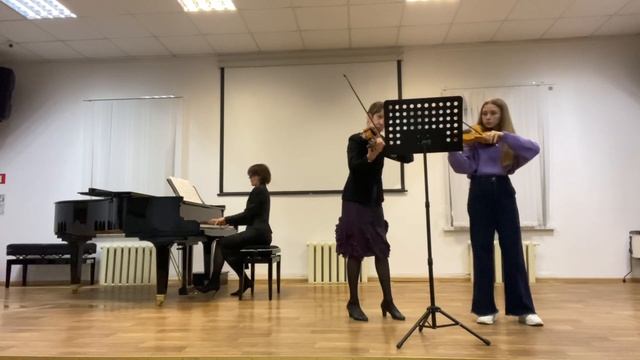Дуэт Чиркова Надежда и Серебрякова Злата, аккомпаниатор - Лобанова Татьяна - «Танго» В. Раков смотреть онлайн