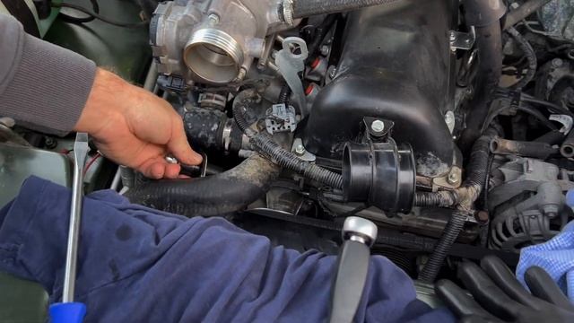 Замена натяжителя цепи на ниве тревел с гидро на механический isai. #niva #nivatravel смотреть онлайн