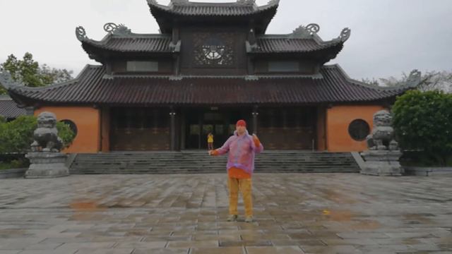 Настроение Lost on You смотреть онлайн