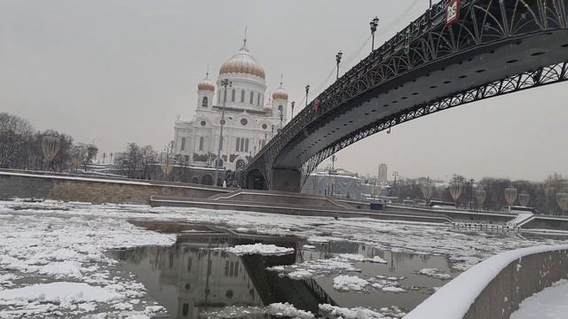 Особычен-г песня о современном мире, Москва река, зима смотреть онлайн