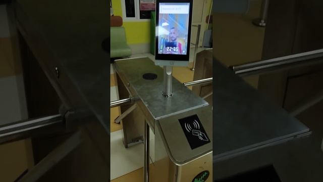 Тепловизор для температуры ,в школе сделали.Походу опять корона . смотреть онлайн