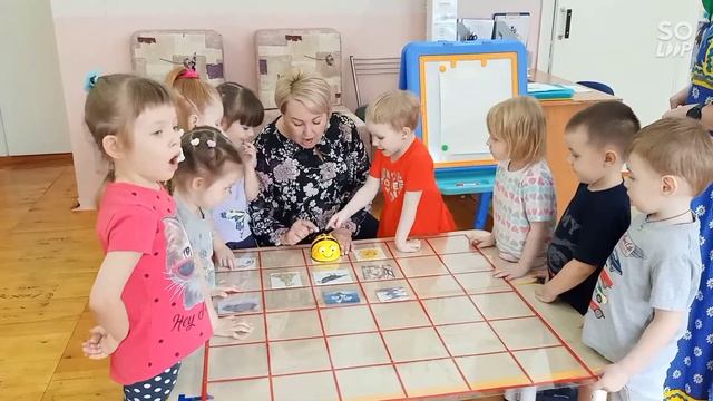 К нам весна шагает смотреть онлайн