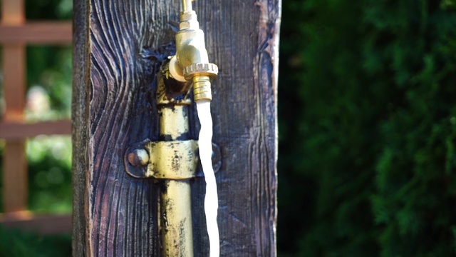 Умывальник с ведёрком