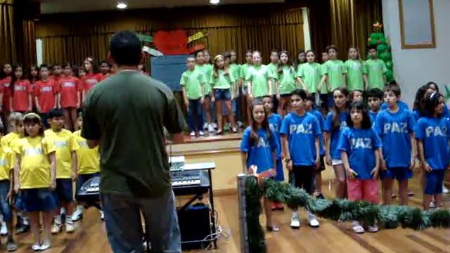 Colégio Santa Inês - Vois sur ton chemin - Bruno Coulais, Christophe Barratier (09/12/2008) смотреть онлайн