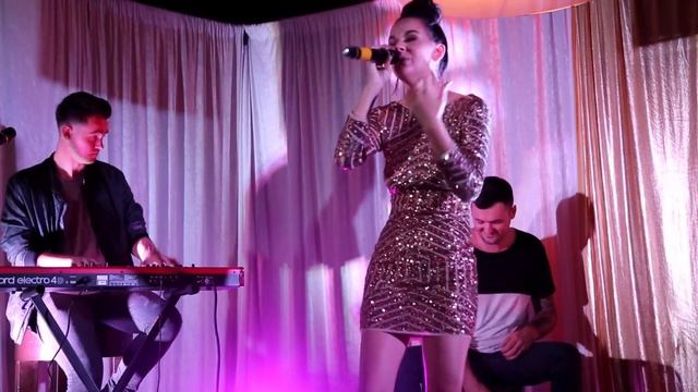 SAM SMITH - OMEN (Covered by Britt Flatmo) LIVE смотреть онлайн