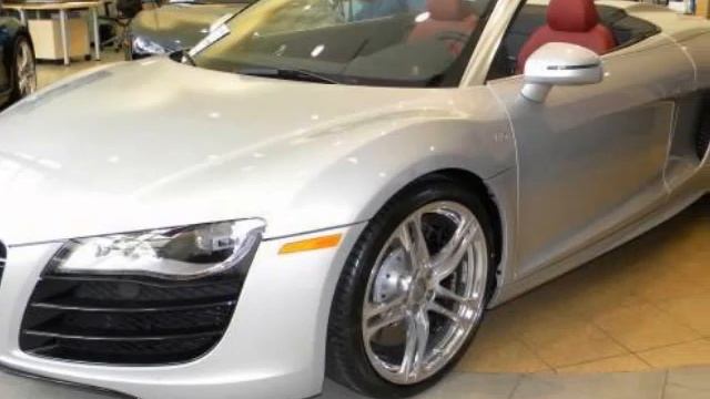 2011 AUDI R8 2dr Conv Man quattro Spyder 5.2L смотреть онлайн