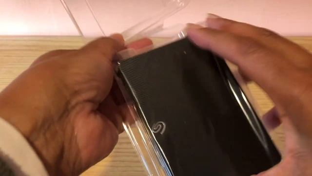 Seagate Expansion Portable Hard Drive Unboxing смотреть онлайн