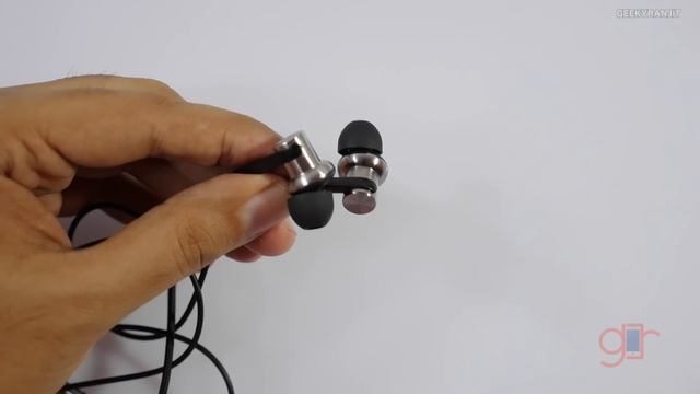 Mi In-Ear Pro Headphones Review Good Sounding Earphones смотреть онлайн