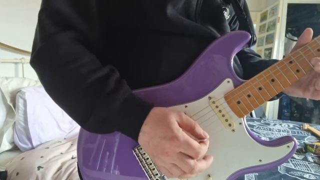 Fender Jimi Hendrix stratocaster Ultra violet 💜 смотреть онлайн