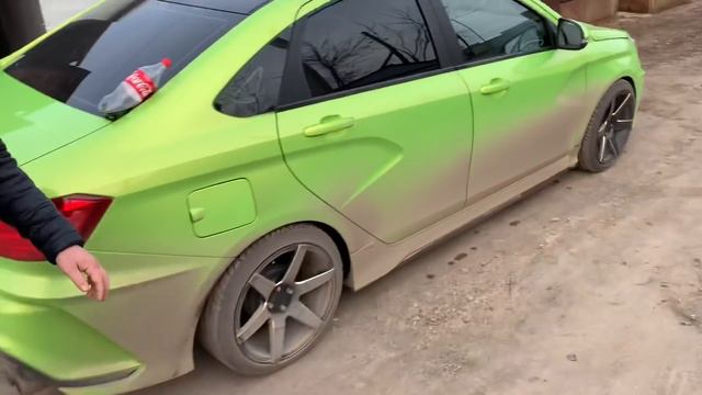 Пацаны заехали ко мне в гараж на приоре смотреть онлайн