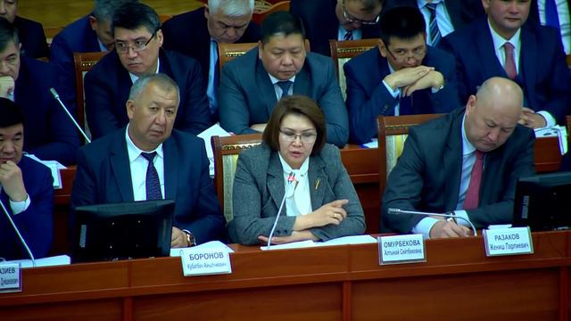 Абдывахап Нурбаев: 10-12 миң сом алган мугалимдерден балдардын билим сапатын талап кыла албайбыз смотреть онлайн