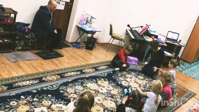 Групповой музыкальный урок «Ритмопластика» от 5 лет смотреть онлайн
